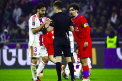 Bàn thắng của Kvaratskhelia trong trận thắng Lyon 3-2 có thể bị hủy